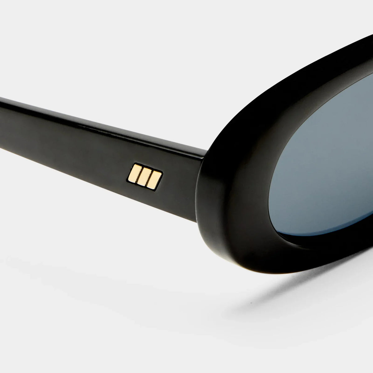 Le Specs Outta Love+ in Black