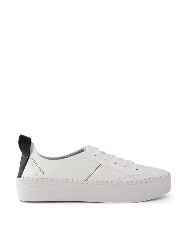 Bueno Sailor Casual Shoe White/Black