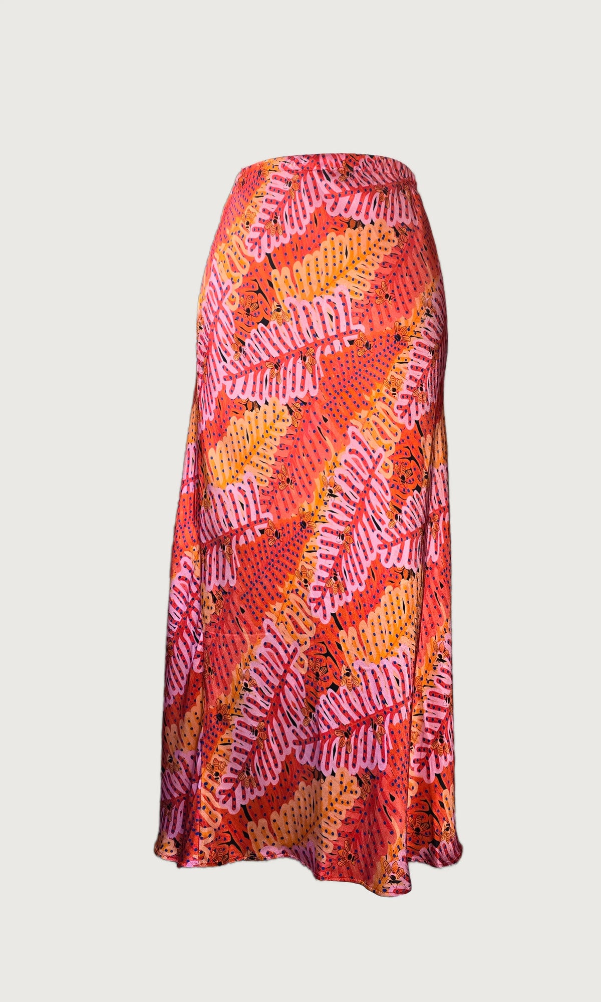 Liandra Dust Satin Slip Skirt in Bee Print